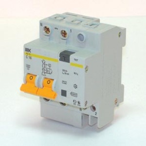 Выключатель автоматический дифференциального тока 2п C 16А 100мА тип AC 4.5кА АД-12 IEK MAD10-2-016-C-100